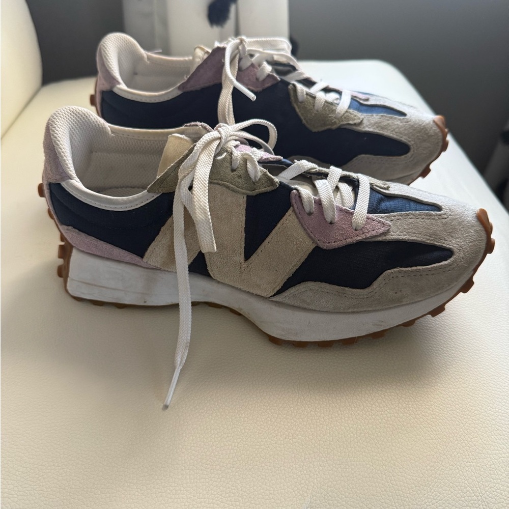 New Balance 327 Women's Stylish Sneakers